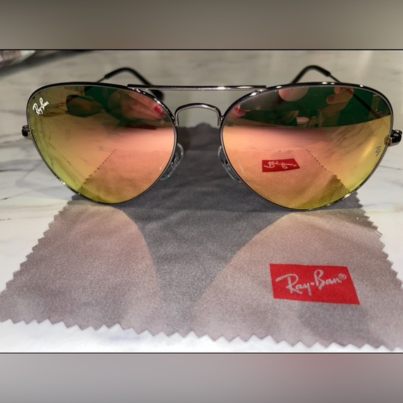 Limited Ray Ban Aviator 58mm Pink W
Metal Frames RB 3025 58014 -135 never warn - Picture 4 of 16